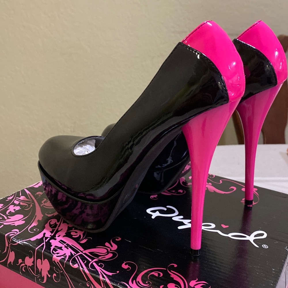 5 1/4"  Qupid heels,black and pink pattern ,size 6 , never worn ,see photos.